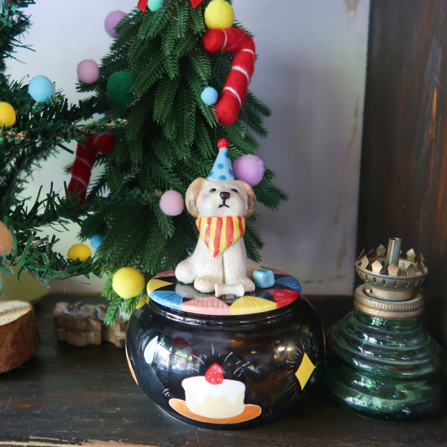 Custom Pet Urn With Cute Pet Figure & Customized Pattern