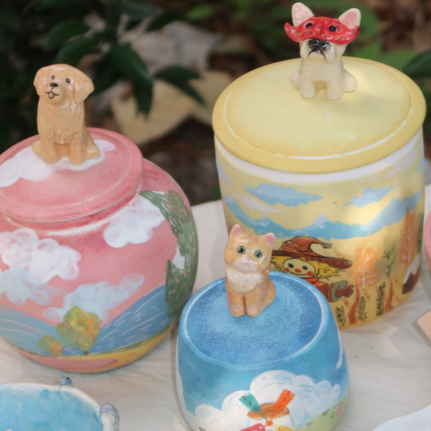 Custom Pet Urn With Cute Pet Figure & Customized Pattern
